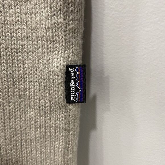 PATAGONIA L Gray Striped LS Crewneck Knit Sweater Lambswool Preppy Ski Outdoors - Picture 14 of 16